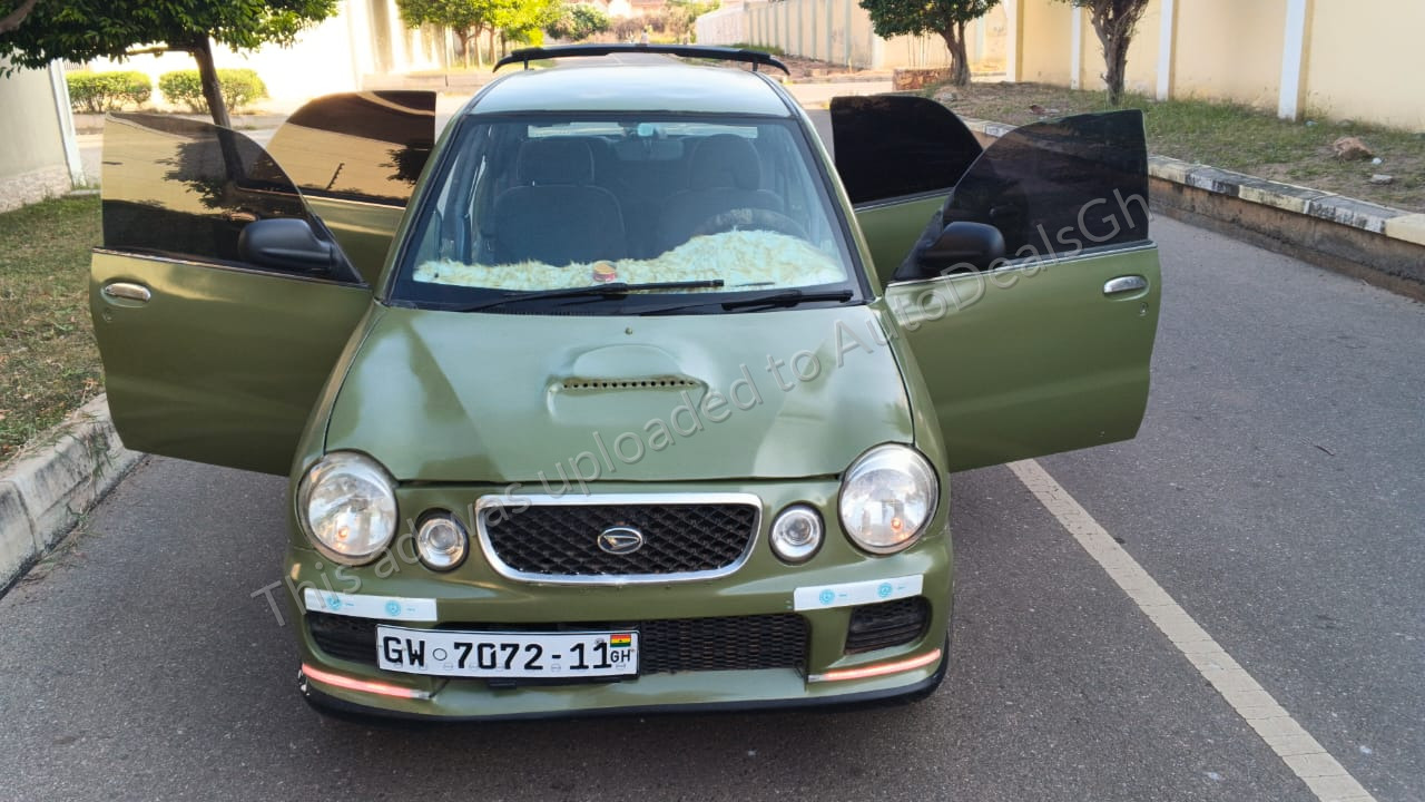 2000 Daihatsu Sirion for sale in Ghana - photo 8