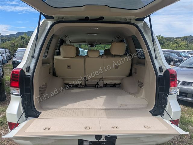 2019 Toyota Land Cruiser for sale in Ghana - photo 5