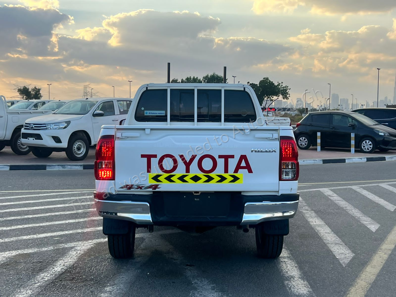 2022 Toyota Hilux for sale in Ghana - photo 4