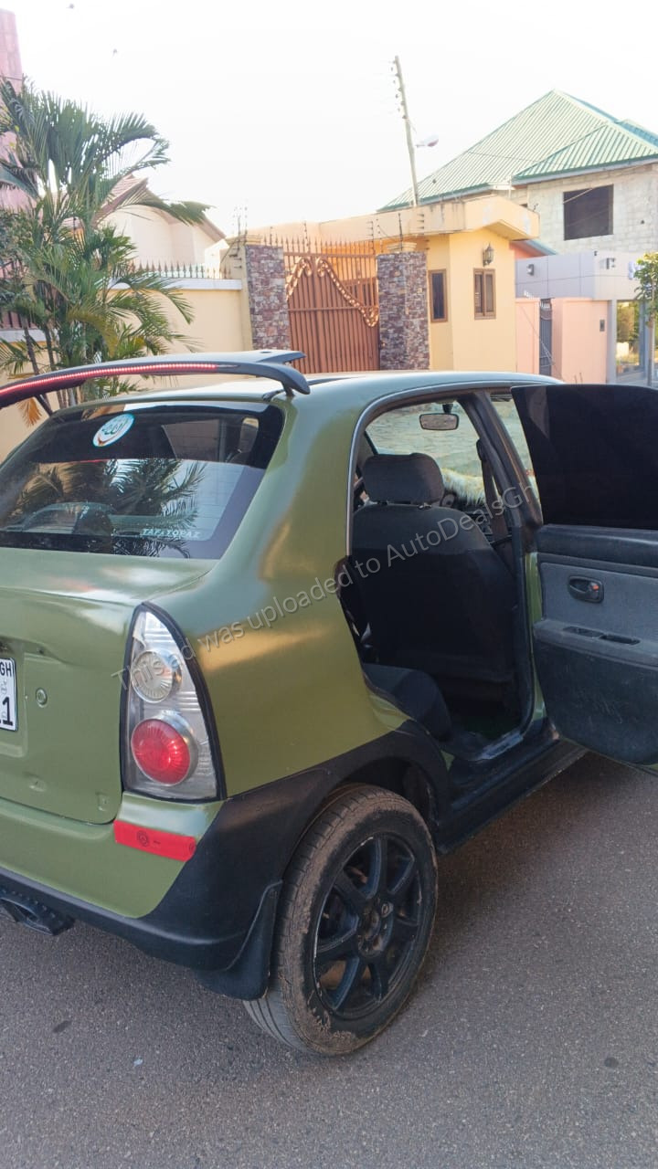 2000 Daihatsu Sirion for sale in Ghana - photo 4