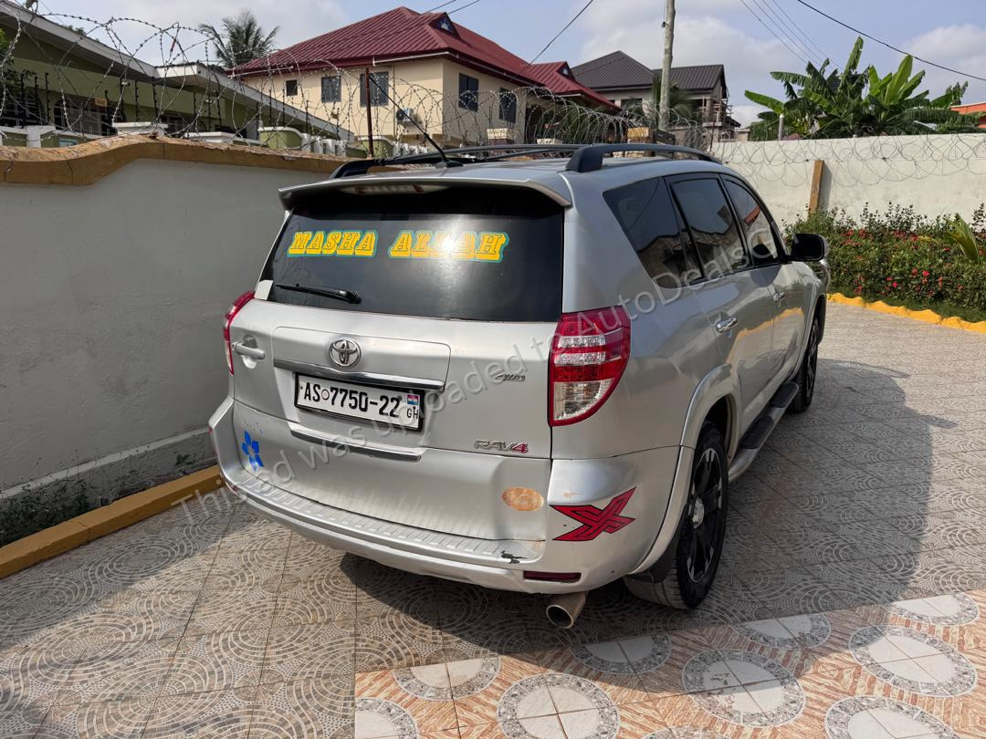 2011 Toyota RAV4 for sale in Ghana - photo 3